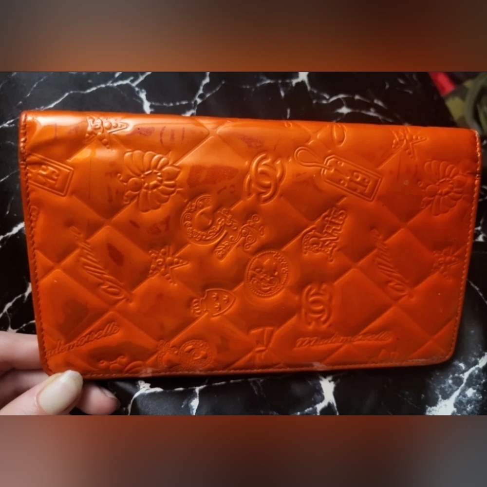GUC Chanel Mademoiselle Biarritz patent leather wallet